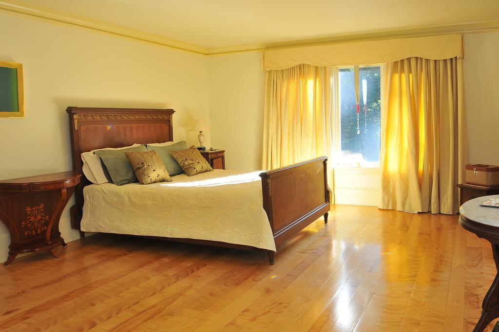Bass Manor Bed And Breakfast & Art Museum Malta Oda fotoğraf